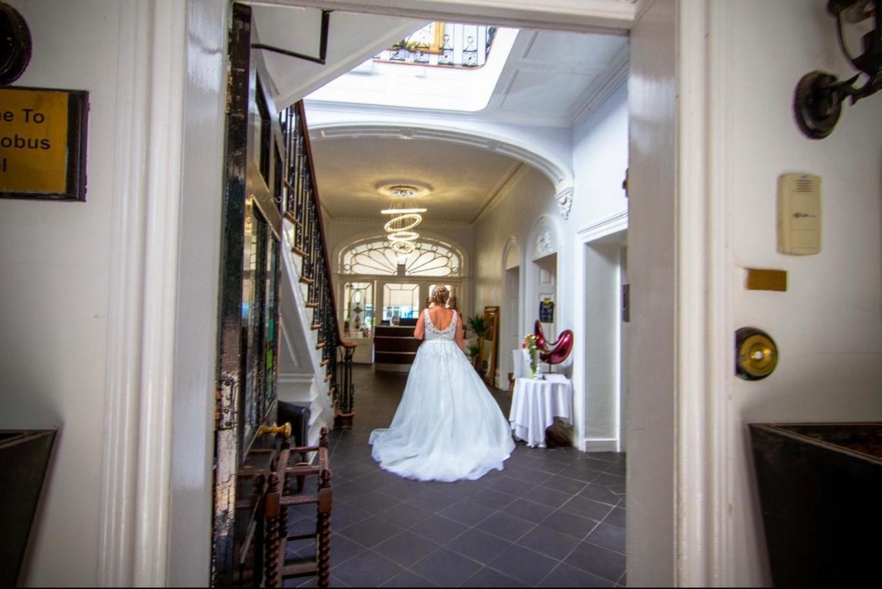 Antrobus Hotel Amesbury Dış mekan fotoğraf